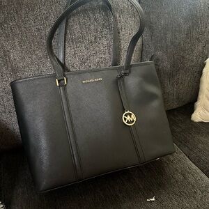 Black Michael Kors bag. In great condition!